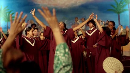 The Get Down Clip - Mylene canta en la iglesia