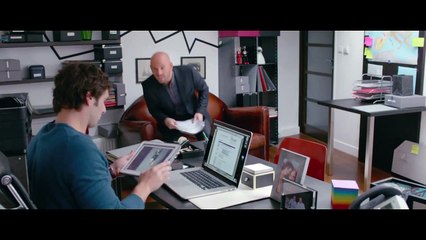 Beijei uma Garota Trailer Original