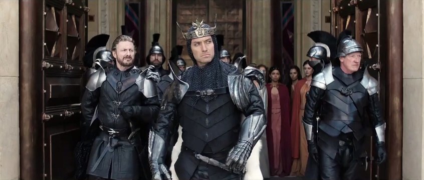 Rey Arturo: La leyenda de Excalibur Tráiler (3) VO