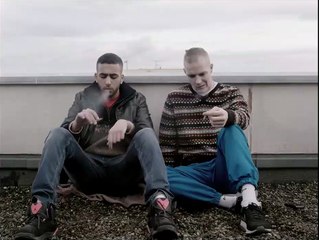 La comunidad de los corazones rotos Tráiler