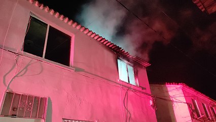 Karısı ile tartışan adam evi yaktı