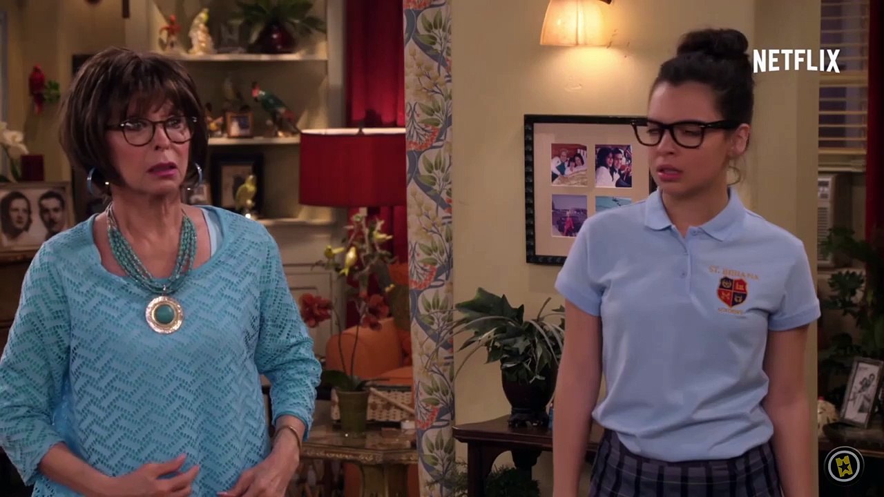 Isabella Gomez, Justina Machado Interview : Día a día