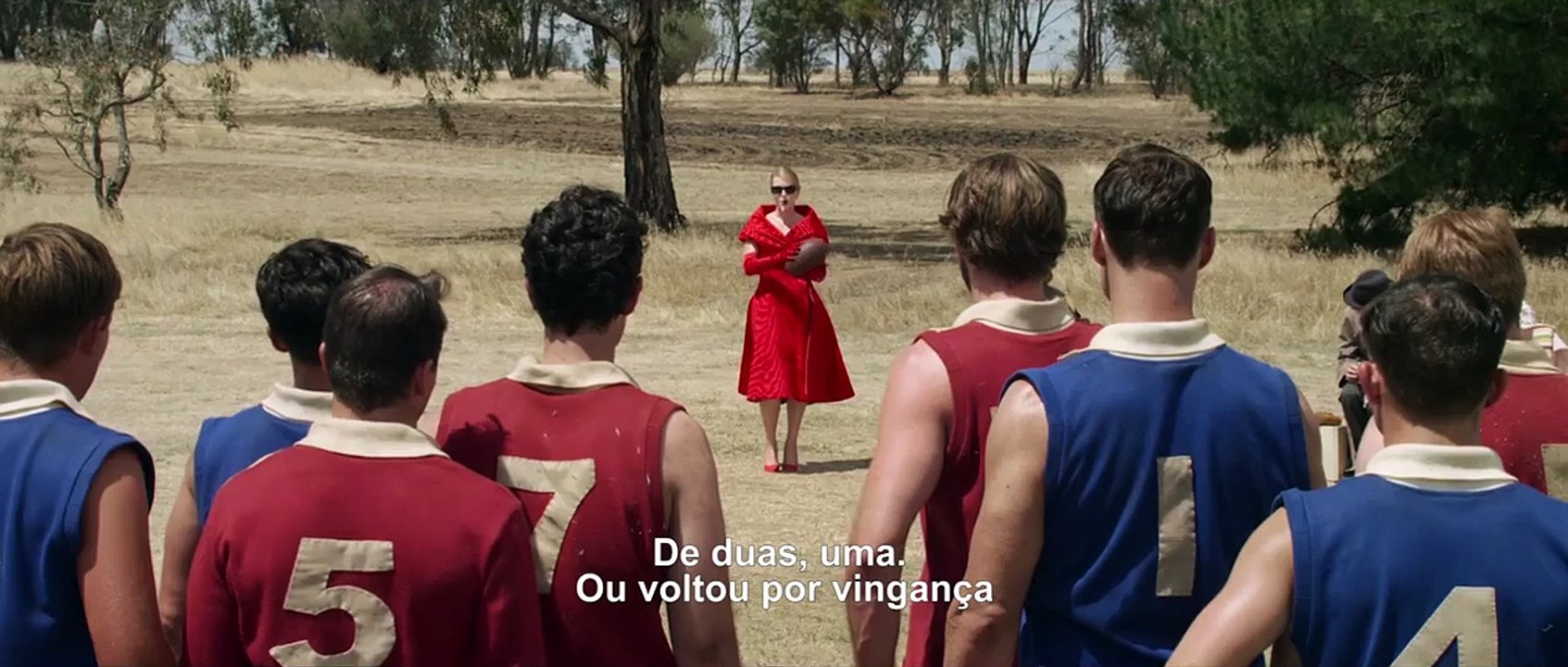 A Vingança Está na Moda Trailer Legendado