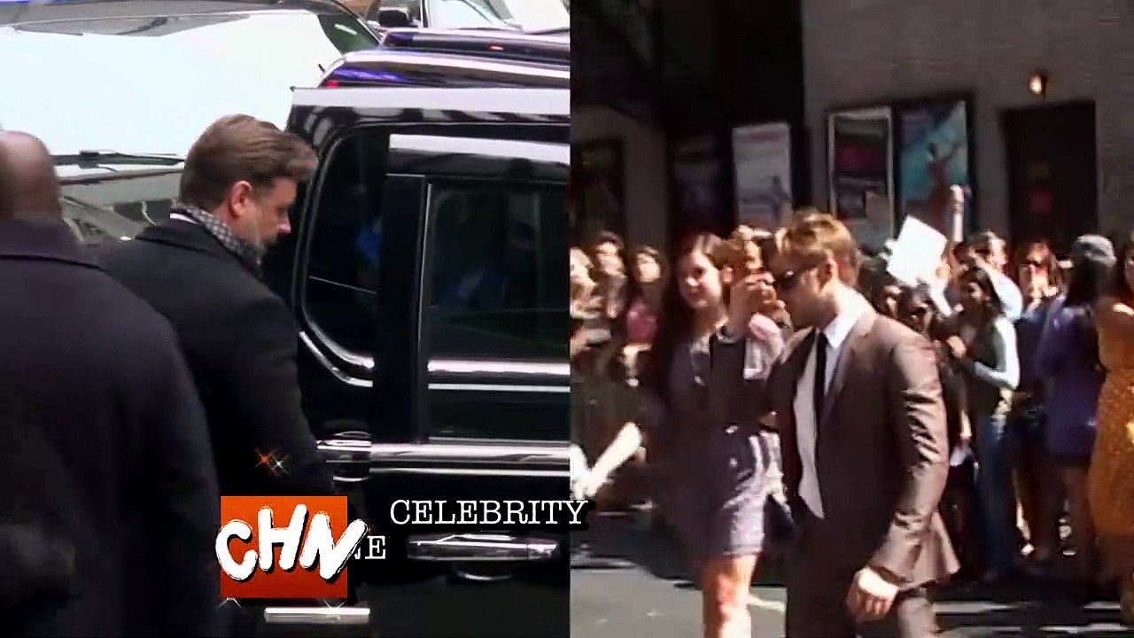 Dois Caras Legais Clipe - "Building Walls"