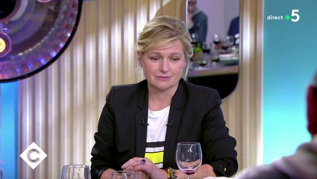 Zapping du 21/02 : Kad Merad reprend Anne-Elisabeth Lemoine sur sa consommation d’alcool