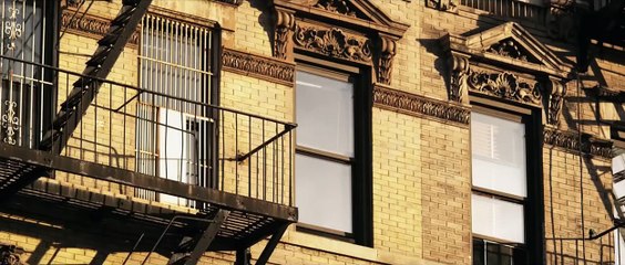 Tudo Por Dinheiro Em Paris Trailer Original