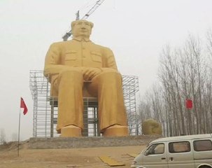Giant golden statue of China's Mao dismantled
