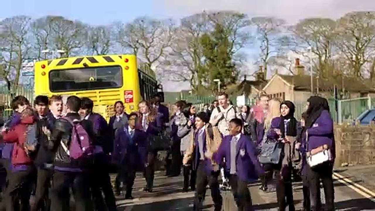Ackley Bridge Tráiler VO