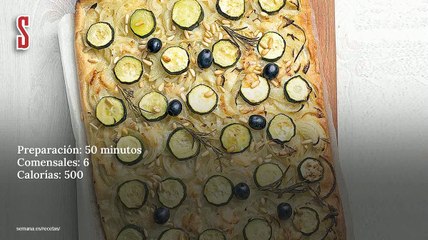Vídeo Receta: Coca de calabacines con aceitunas