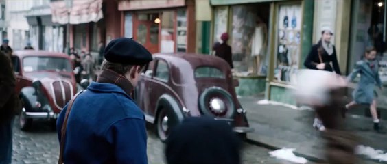 Os Meninos que Enganavam Nazistas Trailer Legendado