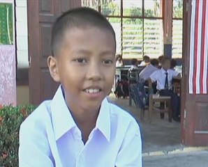 Dua pelajar bersyukur dapat kembali ke sekolah