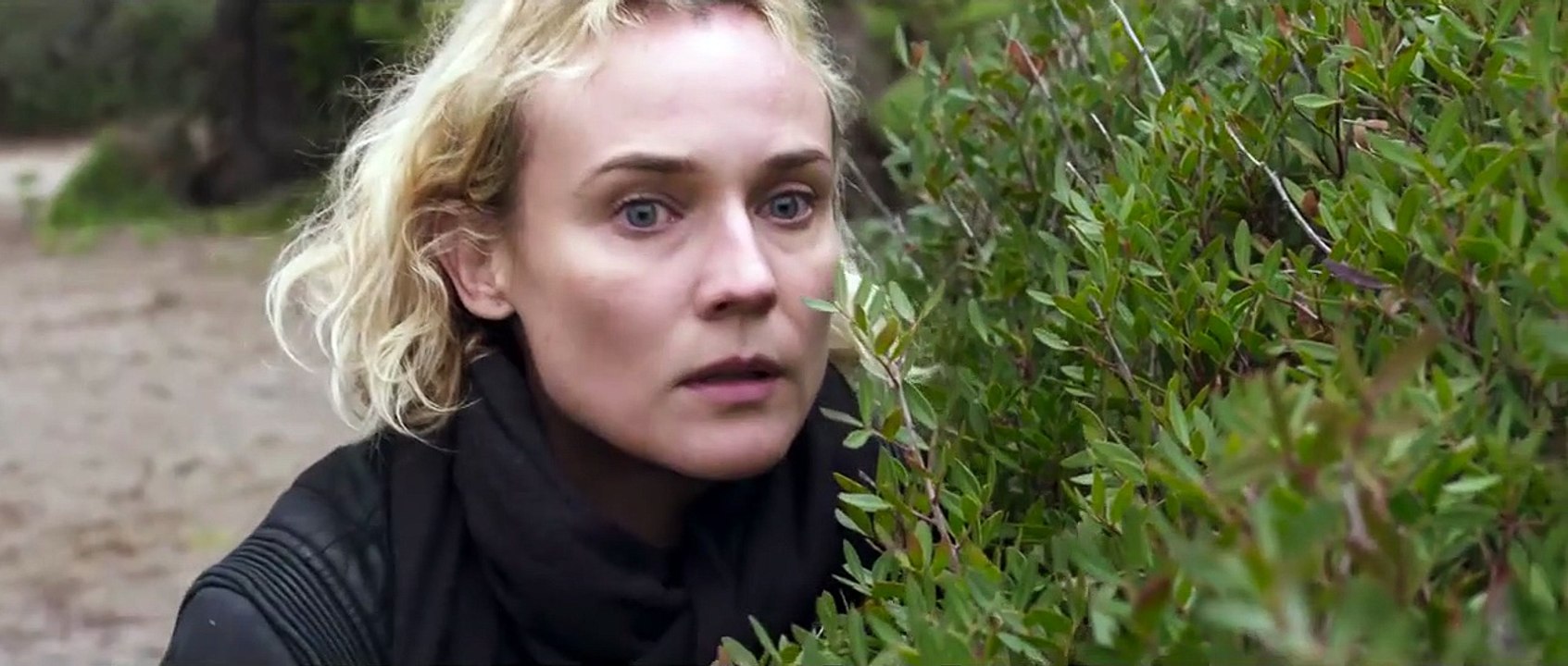 Em Pedaços Clipe Legendado