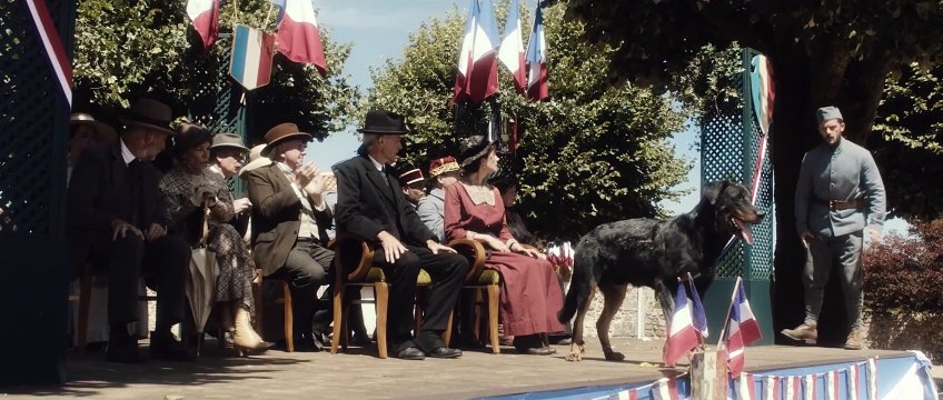 El collar rojo Tráiler (2) VO