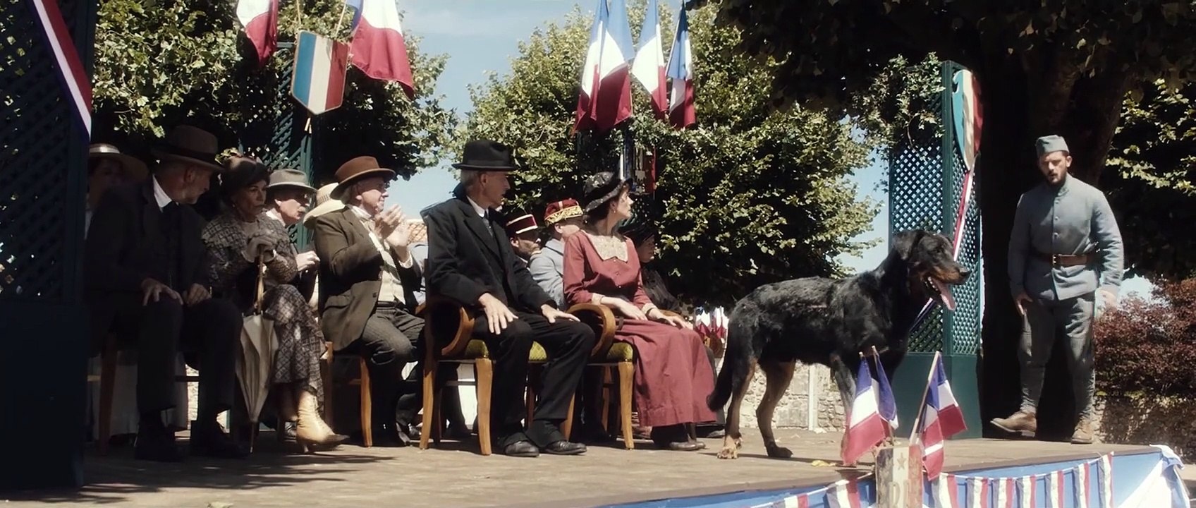 El collar rojo Tráiler (2) VO