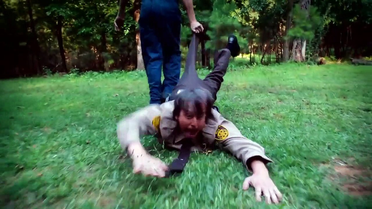 Stan Against Evil - season 3 Tráiler VO