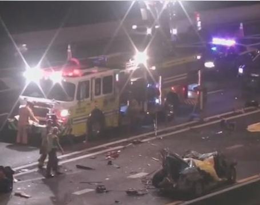 Wrong-way crash kills five in Miami