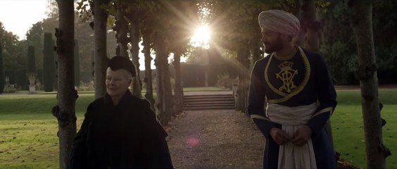 Victoria e Abdul - O Confidente da Rainha Clipe (2) Original