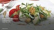 Vídeo Receta: Ensalada de rúcula con aguacate y tomate