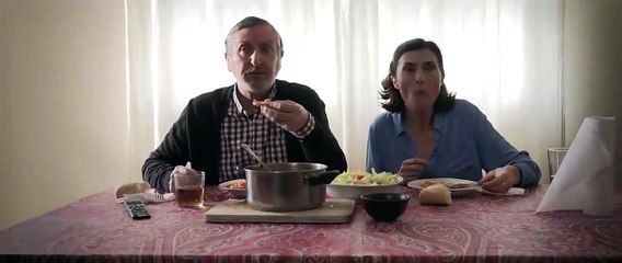 La primera cita Tráiler