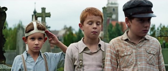 Lejos de Praga Tráiler (2) VO