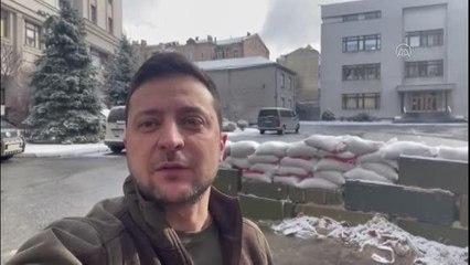 Ukrayna Devlet Başkanı Zelenskiy, Kiev'de sokağa çıktı