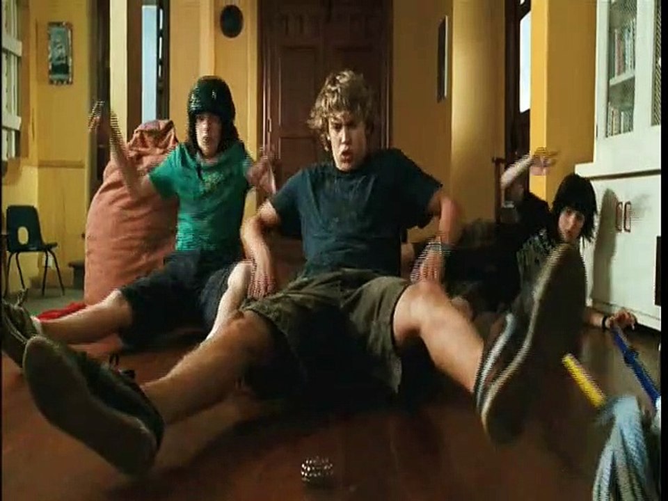 Die Noobs - Klein aber gemein Videoclip DF