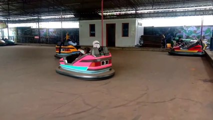 Main Bombom Car di Taman Prawatasari Cianjur