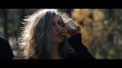 Skin Tráiler (2) VO