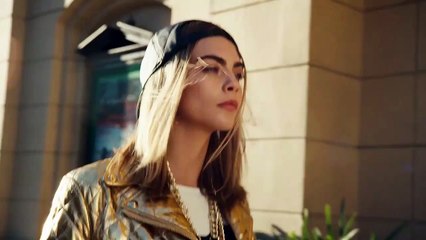 Magnum x Moschino : Cara Delevingne et Jeremy Scott libèrent la bête !