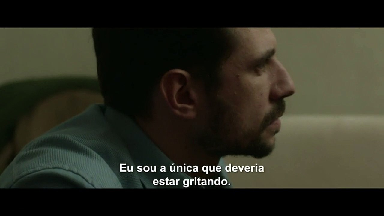 Romance a Três Trailer Legendado