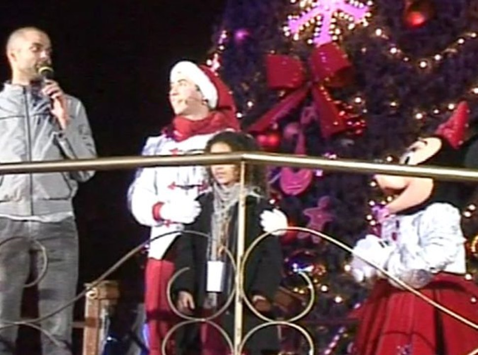 Exclu vidéo : Tony Parker, Franck Dubosc, Inès de la Fressange : découvrez ce qu’ils veulent pour Noël !