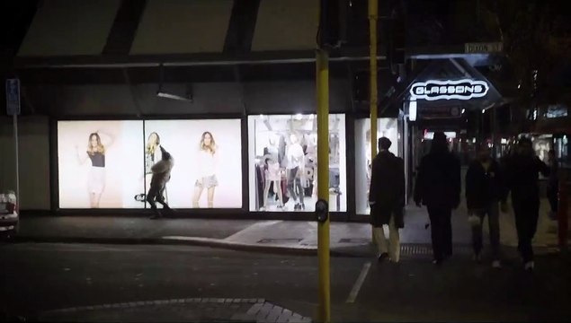 5 Zimmer Küche Sarg Trailer DF