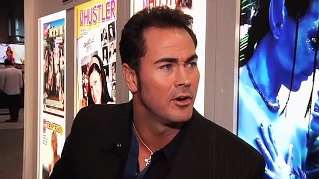 Unhung Hero: Auf die Größe kommt es (nicht) an Trailer OV