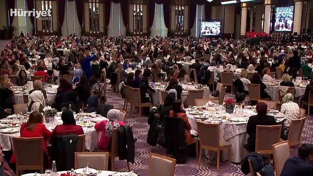 Cumhurbaşkanı Erdoğan, Cumhurbaşkanlığı Külliyesi Sergi Salonu'nda kadın muhtarlarla buluştu