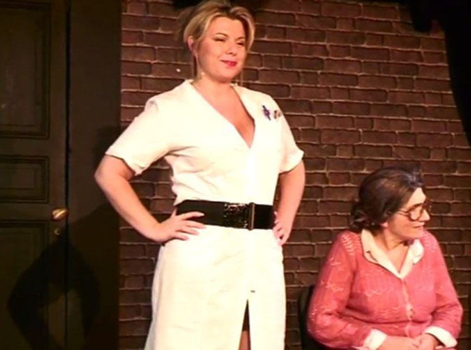 Exclu vidéo : Cindy Lopes au théâtre : "Je me trouve géniale. Je m'adore."