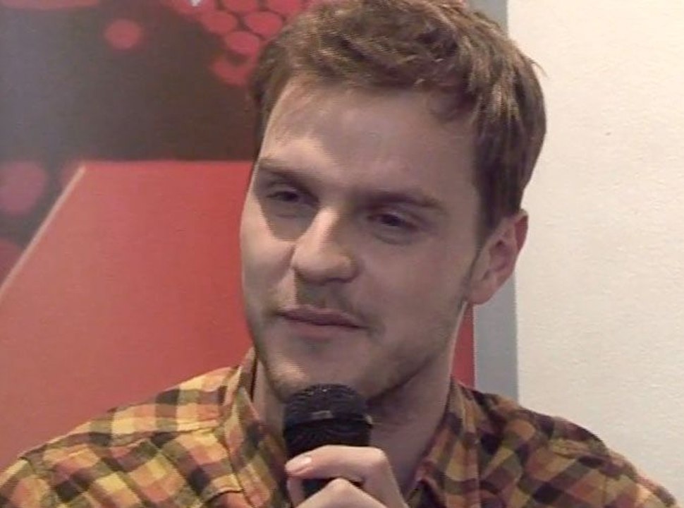 Exclu : Matthew Raymond Barker : "J’aimerais bien avoir une carrière à la Christophe Maé !"