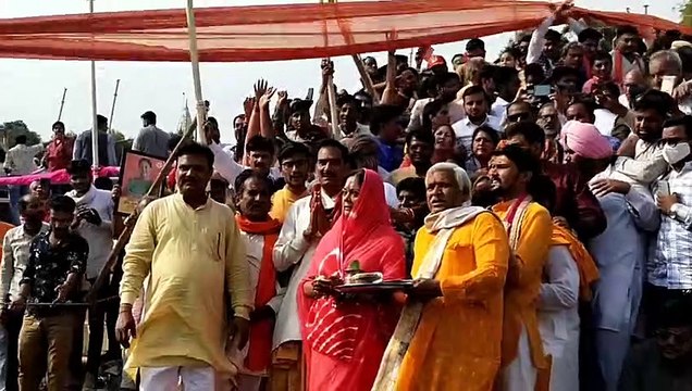 Dev Darshan Yatra : जयकारों के बीच चर्मण्यवती को ओढ़ाई 445 मीटर की चुनरी