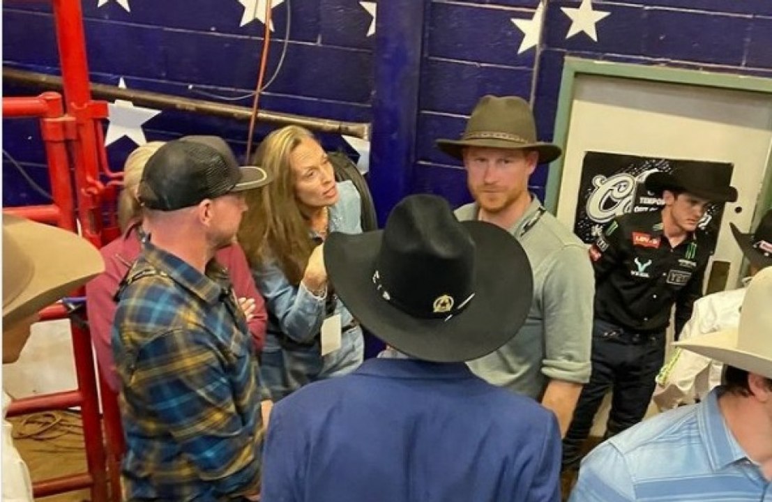 El príncipe Harry disfruta de los rodeos como un verdadero texano