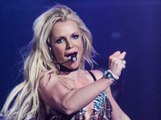Oops : Britney Spears a encore montré ses seins sur scène !