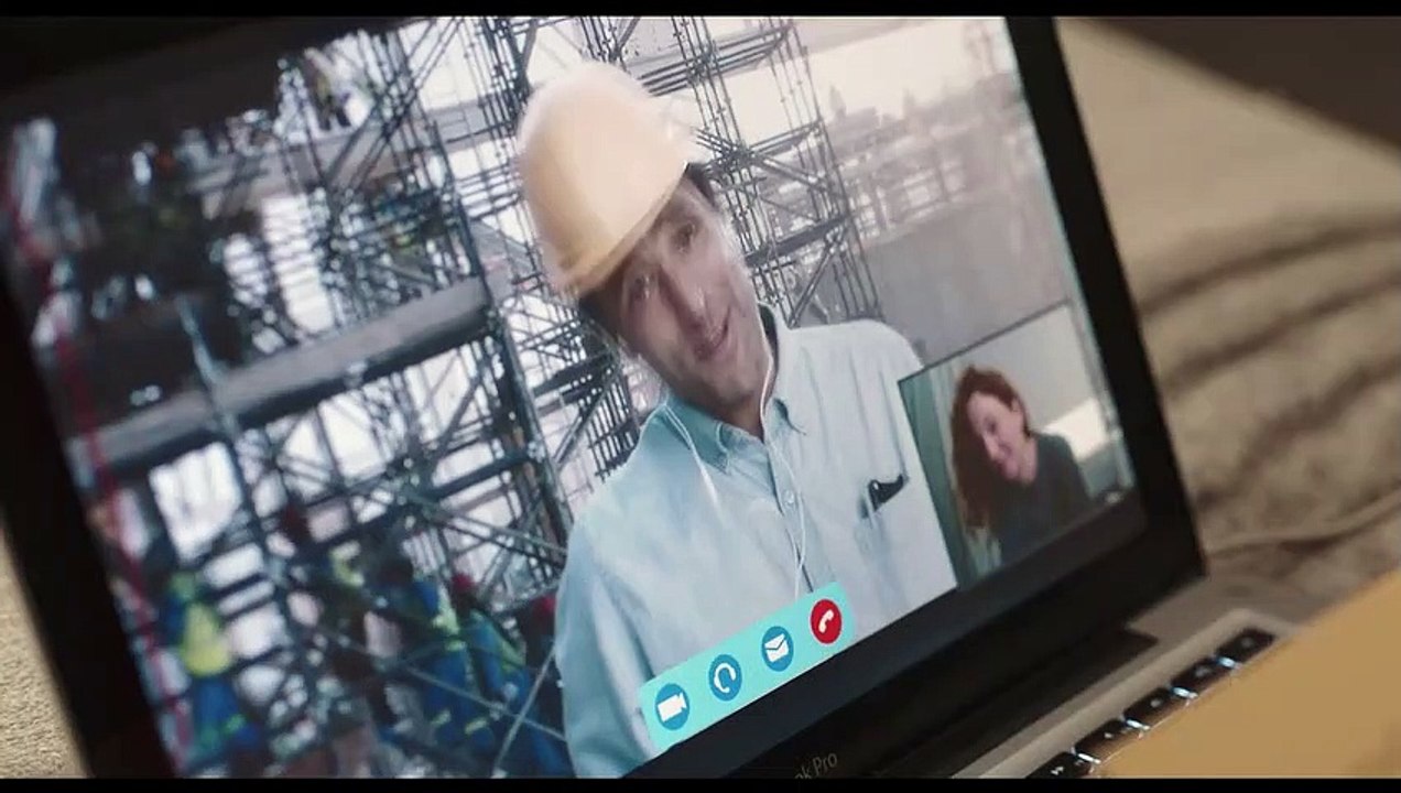 Tres pisos Trailer VOSE