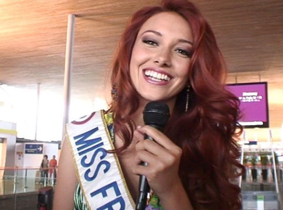 Exclu video : Delphine Wespiser (Miss France 2012) : "J'ai très envie de remporter le titre de Miss Monde !"