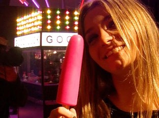 Exclu Public : Clara (Secret Story 7) à l'exposition Sex in the city : "C'est la première fois que je vois un sextoy et que j'en touche un"