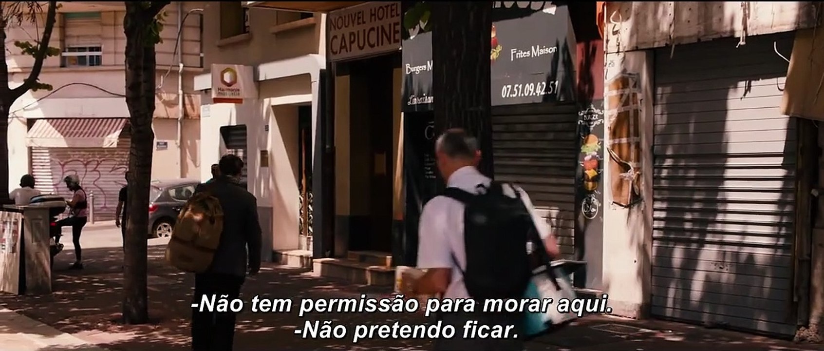 Em Trânsito Trailer Legendado