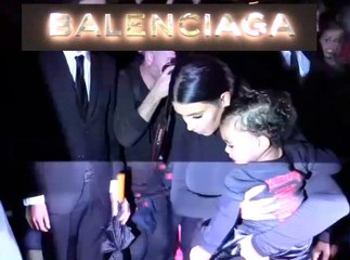 Exclu Vidéo : North West accueillie comme une star au défilé Balenciaga !