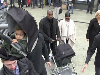 Exclu vidéo : Kim Kardashian : premières images de son arrivée à Paris avec son mari Kanye et leur petite Nori !