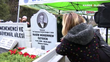 Rasim Öztekin, ölümünün birinci yılında mezarı başında anıldı, kızı gözyaşlarını tutamadı