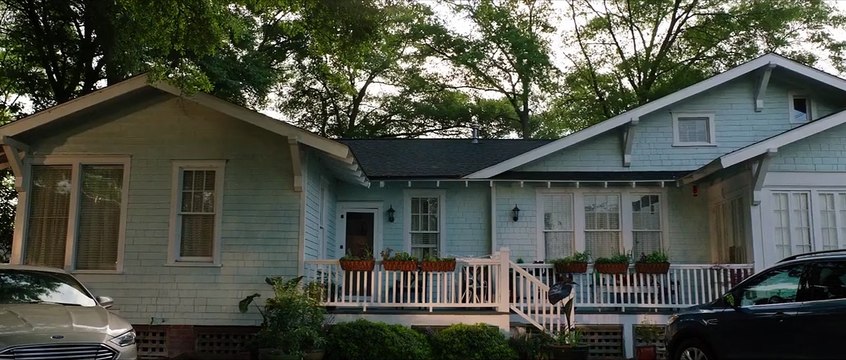 Palabras en la pared del baño - Tráiler VOSE