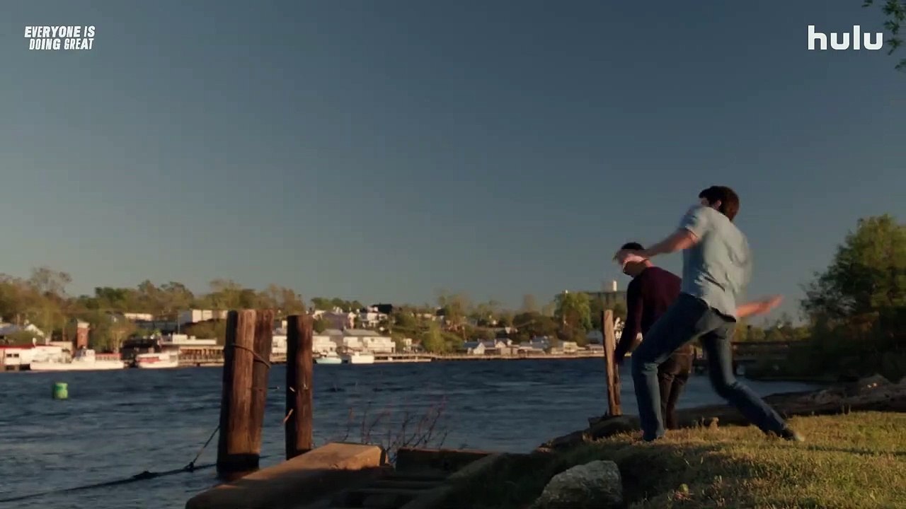 Everyone is Doing Great Tráiler VO