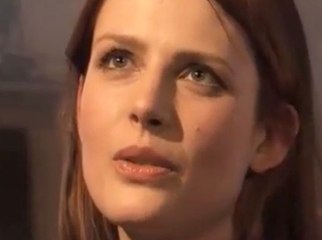 Public Zap : Elodie Frégé "détruite" par les réflexions faites sur son physique !