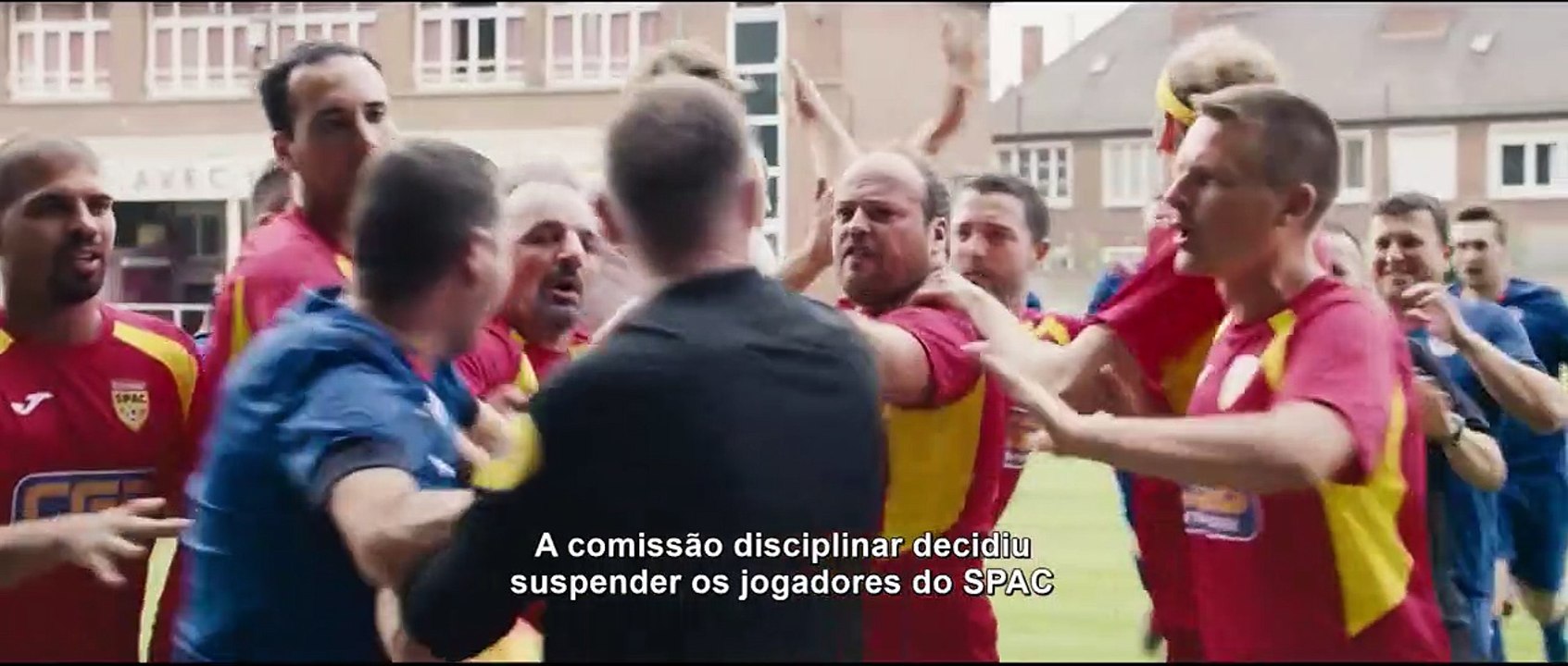 Donas da Bola Trailer Legendado